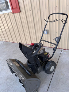 HANDY MAN SPECIAL - USED CRAFTSMAN 24” SNOW BLOWER! 

-(FINAL SALE - SOLD AS IS - NO RETURNS)