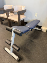 REEBOK ADJUSTABLE WORKOUT BENCH!  (USED) - (WE DO NOT SHIP)