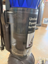 DYSON BALL ANIMAL 2 ORIGIN UPRIGHT VACUUM!! (USED - WORKS GREAT)
