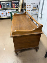 LAKESIDE CRAFT SHOPS CEDAR STORAGE CHEST! (USED – GREAT CONDITION)