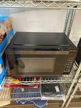Hamilton Beach 0.9 cu. ft. Countertop Microwave Oven, 900 Watts, Black Stainless Steel! (USED - CLEAN)