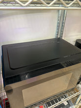 Hamilton Beach 0.9 cu. ft. Countertop Microwave Oven, 900 Watts, Black Stainless Steel! (USED - CLEAN)