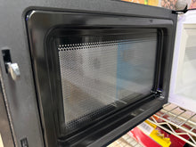 Hamilton Beach 0.9 cu. ft. Countertop Microwave Oven, 900 Watts, Black Stainless Steel! (USED - CLEAN)