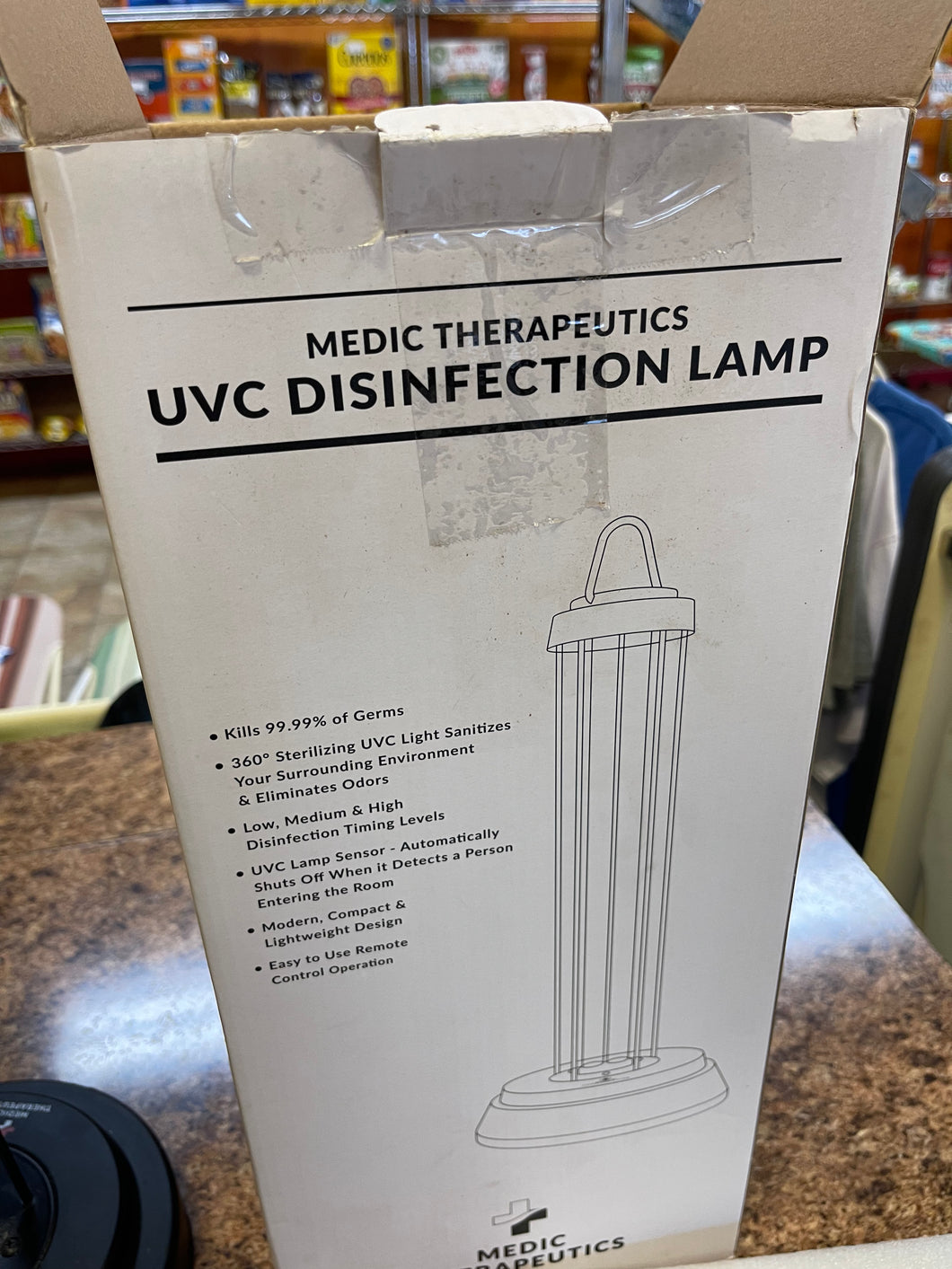 UV Light, A Cleaner Choice for Everyday SpacesPowered by dual UV-C and ozone technologies, this UV light sanitizer helps refresh your environment- used - good