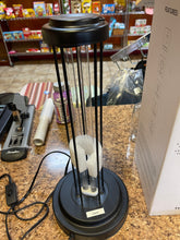 UV Light, A Cleaner Choice for Everyday SpacesPowered by dual UV-C and ozone technologies, this UV light sanitizer helps refresh your environment- used - good