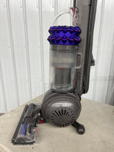 Dyson Slim Ball, Multi floor Animal Upright Vacuum!! USED, VERY CLEAN(TESTED WORKS GREAT)!!