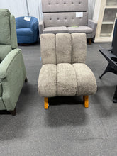Brenetta Upholstered Accent Chair! (NEW)