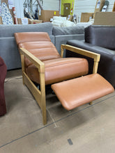 Amada 27.5" Wide Power Standard Recliner! (BRAND NEW - MINOR SHIPPING DEFECT!)