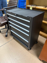 Lockable 5-drawer rolling tool storage chest! (NEW & ASSEMBLED!)