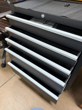 Lockable 5-drawer rolling tool storage chest! (NEW & ASSEMBLED!)