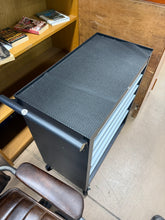 Lockable 5-drawer rolling tool storage chest! (NEW & ASSEMBLED!)