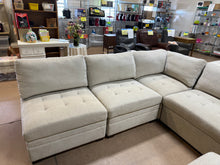 Thomasville Tisdale Modular Sectional 6-piece, Beige with Storage Ottoman! (BRAND NEW & ASSEMBLED)