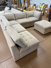 Thomasville Tisdale Modular Sectional 6-piece, Beige with Storage Ottoman! (BRAND NEW & ASSEMBLED)