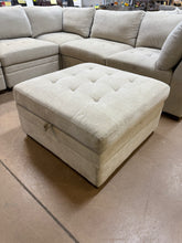 Thomasville Tisdale Modular Sectional 6-piece, Beige with Storage Ottoman! (BRAND NEW & ASSEMBLED)