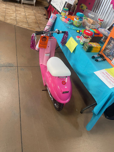 Razor 24V Pocket Mod Betty Powered Ride-On, Up to 15 mph!! (New & Assembled)