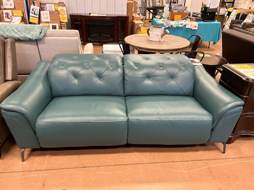 Carvel Leather Power Reclining Sofa with Power Headrest! (NEW OUT OF BOX)