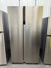 Frigidaire 21.4-cu ft Counter-Depth Side-by-Side Refrigerator ( Fingerprint-Resistant Stainless Look )!! BRAND NEW (MINOR TAPE RESIDUE ON DOOR & MINOR DENTS)!!