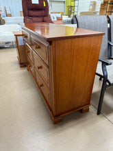 Brown Solid Wood 6 Drawer Dresser! (USED)