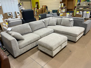 Thomasville Walsen Sectional with Storage Ottoman- new