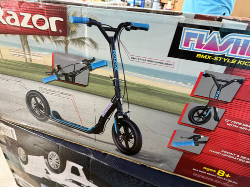 Razor Flashback Kick Scooter! (NEW IN BOX!)