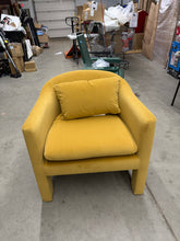 This gorgeous Linaria Fully Upholstered Velvet Accent Chair- new