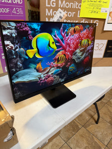 LG Electronics 24" IPS Full HD 100Hz Borderless Design Monitor! (BRAND NEW - MINOR SCRATCH ON SCREEN)