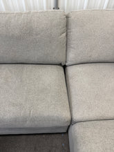 Thomasville Langdon Fabric Sectional with Chaise and Storage Ottoman, Gray!! (DEPARTMENT STORE RETURN! - PHOTOS SHOWNH