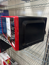 Mainstays 0.7 Cu ft Capacity Countertop Microwave Oven, Red