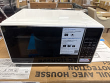 Mainstays 0.7 cu. ft. Countertop Microwave Oven, 700 Watts, White