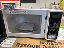 Mainstays 0.7 cu. ft. Countertop Microwave Oven, 700 Watts, White