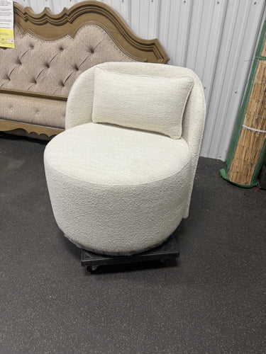 Better Homes & Gardens Juliet Modern Arch Swivel Chair, Cream Boucle!! BRAND NEW(MINOR SHIPPING BLEMISH)!!
