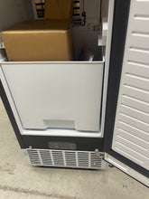 SIMZLIFE
15 in. 80 lb./24H Freestanding/Built-in Ice Maker in Stainless Steel, 24 lb. Storage Capacity, 3-Possible Ice Cube Sizes- new!
