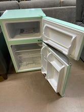 Magic Chef
Retro 3.2 cu. ft. 2-Door Mini Fridge in Mint Green/ new!