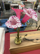 23.5” Hand Blown Glass 3 Calla Lily Accent Lamp – Pink/Purple! (BRAND NEW OUT OF BOX)