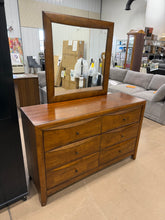 SALVAGE SPECIAL!! 6-DRAWER WOOD-FINISH DRESSER WITH LARGE MATCHING MIRROR!! 🔥