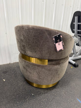 TOV AUSTIN LUXURY SWIVEL ACCENT CHAIR WITH GOLD BASE!! 🔥 (BRAND NEW OUT OF BOX!)