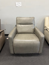 HENRENDON KEIRA LEATHER ZERO GRAVITY POWER RECLINER WITH POWER HEADREST!! 🔥 (BRAND NEW!!)