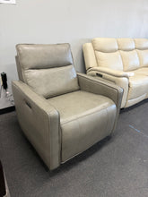 HENRENDON KEIRA LEATHER ZERO GRAVITY POWER RECLINER WITH POWER HEADREST!! 🔥 (BRAND NEW!!)