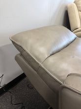 HENRENDON KEIRA LEATHER ZERO GRAVITY POWER RECLINER WITH POWER HEADREST!! 🔥 (BRAND NEW!!)