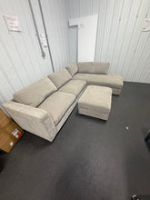 Thomasville Walsen Sectional with Storage Ottoman-new