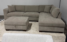 Thomasville Walsen Sectional with Storage Ottoman-new