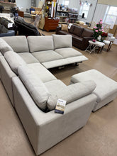 Thomasville Rockford 6-piece Fabric Modular Sectional- new