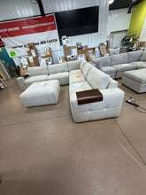 Aiden and Ivy Paige modular 6 piece Sectional- no shipping - new
