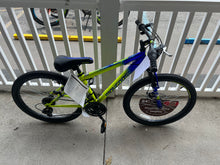 Mongoose Scepter 24” Mountain Bike, Green/Blue
!! NEW !!
