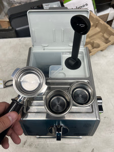 De'Longhi 15 Bar Pump Espresso Machine, 9.6 x 7.2 x 11.9 inches,Stainless Steel- Like New, Very Clean and Works Great!
