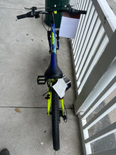 Mongoose Scepter 24” Mountain Bike, Green/Blue
!! NEW !!