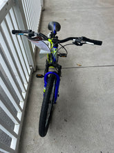 Mongoose Scepter 24” Mountain Bike, Green/Blue
!! NEW !!